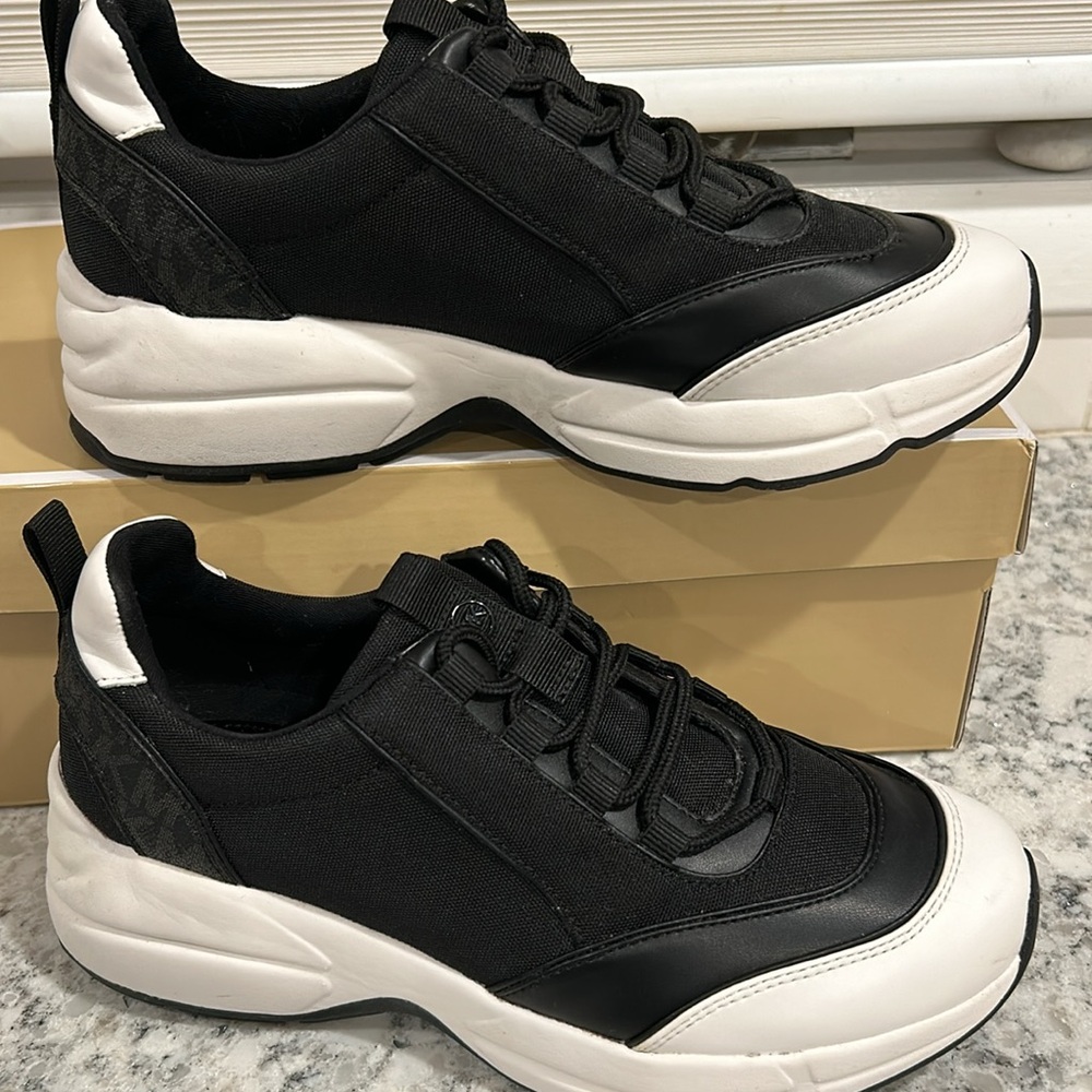 Michael Kors, Zia Trainer sneakers, black and white brand new - Picture 6 of 8